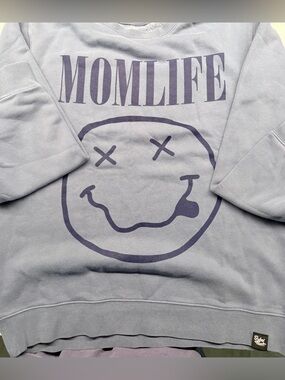 Momlife Graphic Crewneck Sweatshirt - blue